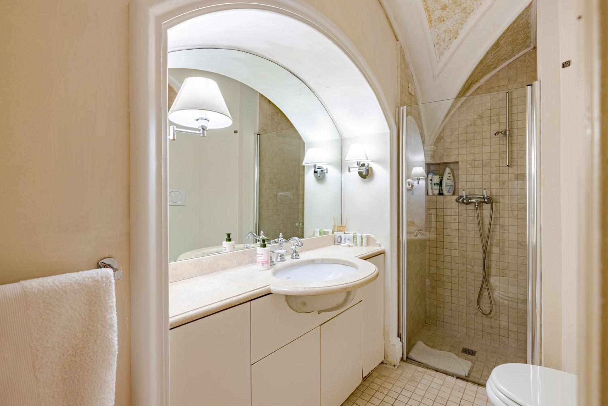 Rione Monti Charming Suite Colosseo — Photos 2