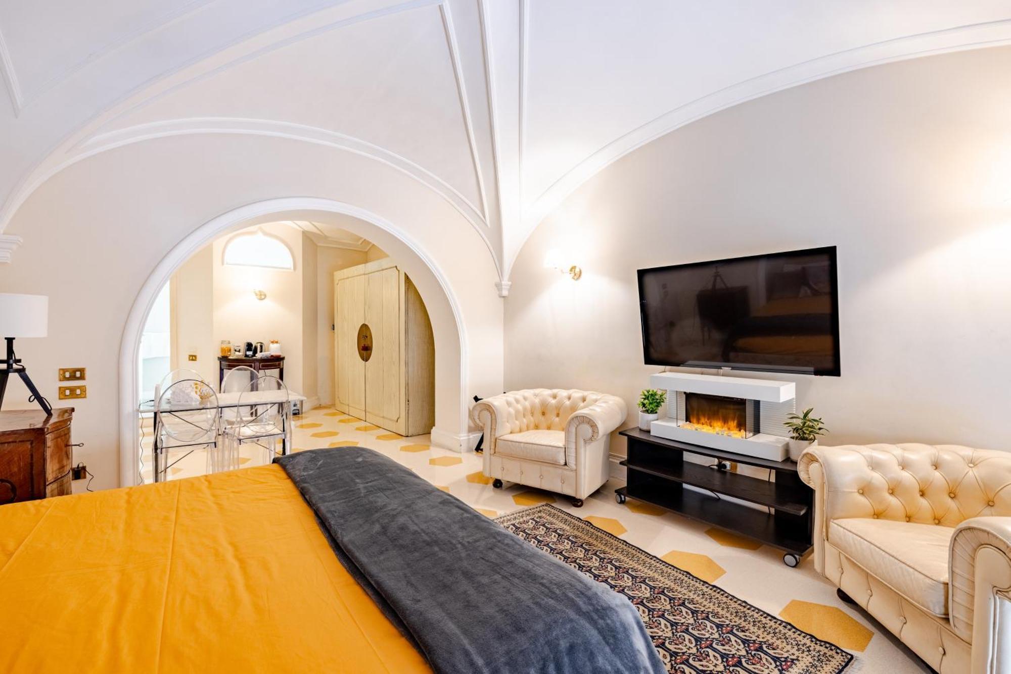 Rione Monti Charming Suite Colosseo — Photos 3