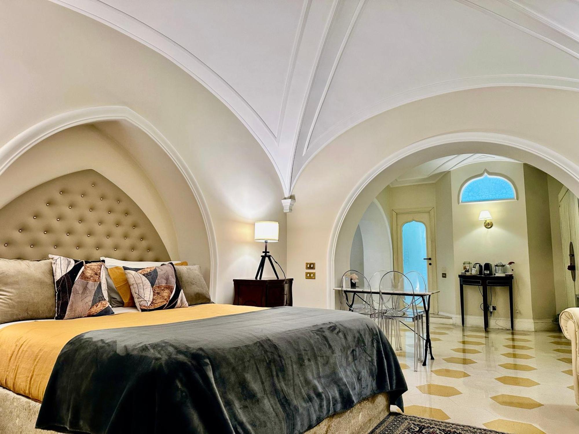 Rione Monti Charming Suite Colosseo — Photos 1